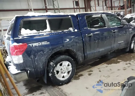 2013 Toyota Tundra Grade 5.7L V8 z USA, uszkodzony, nr VIN 5TFDW5F1XDX311378